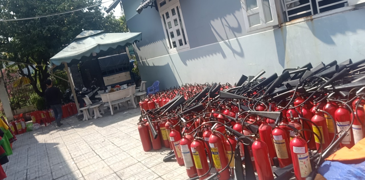 Giải đáp chi tiết bột trong bình chữa cháy là gì và tác dụng của nó?